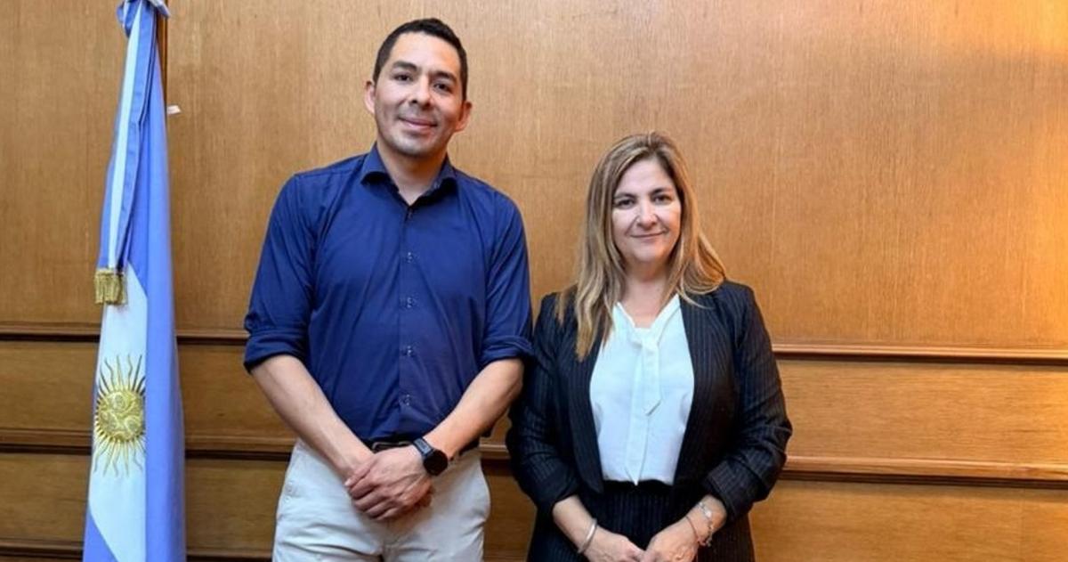 El intendente Leonel Monsalve junto a su vice Marina Álvarez