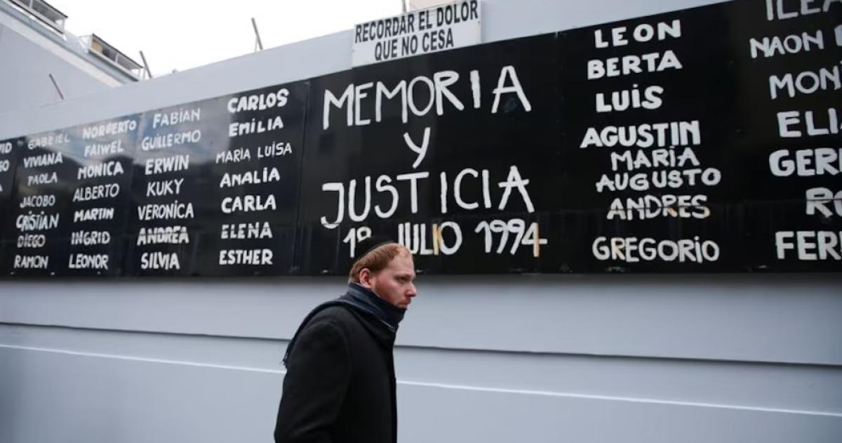 Causa AMIA- el fiscal pidió el procesamiento de 10 acusados y la captura internacional de otro jerarca iraní