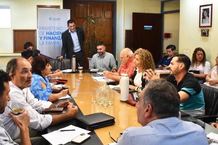 El Gobierno convocoacute a paritarias para el 10 de marzo