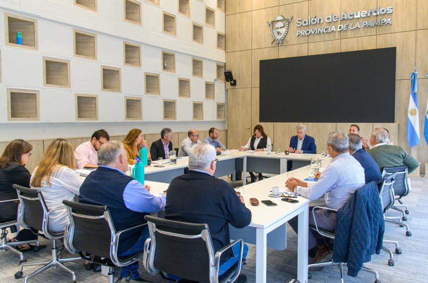 La reunión de Ziliotto con los municipios en el Salón de Acuerdos