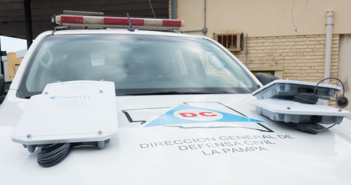 Incorporaron antenas de internet satelital a moacuteviles policiales y de Defensa Civil