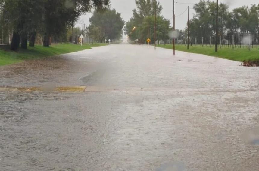 La lluvia inundó varias calles de la norteña localidad pampeana