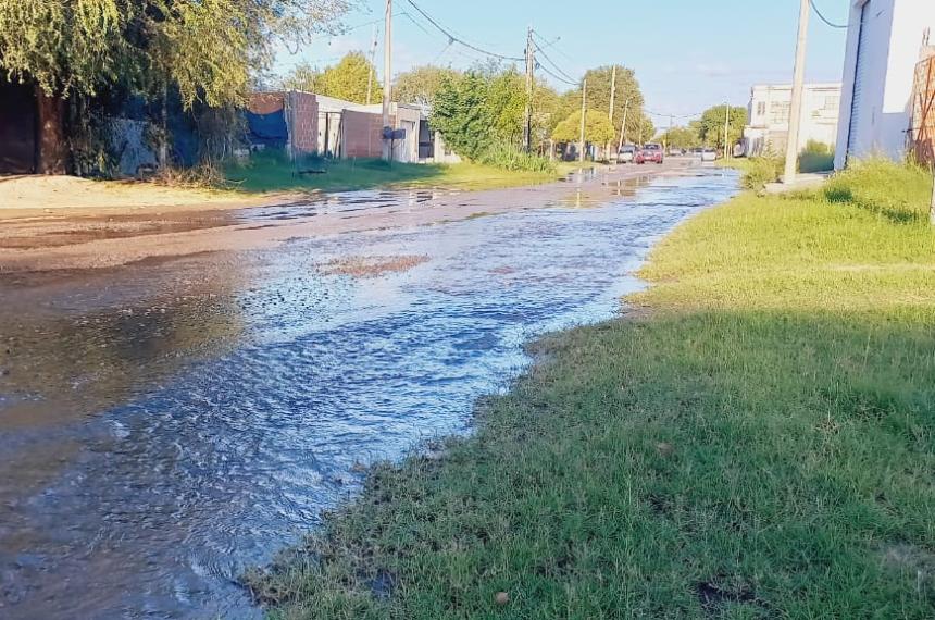 Vivimos como renacuajos- vecinos denuncian inundaciones croacutenicas