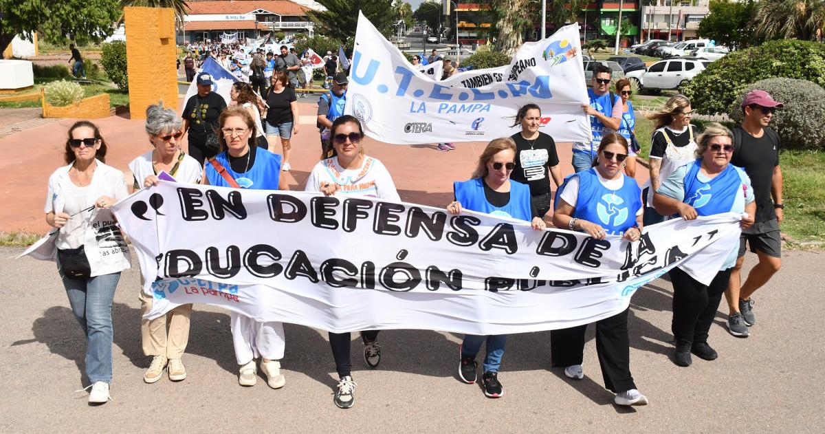 La medida de fuerza va incubando otro conflicto- el descuento de los días de paro