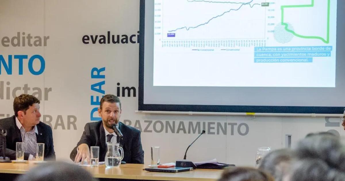 El secretario de Energía Marís Toso durante uno de sus pasos por Diptutados