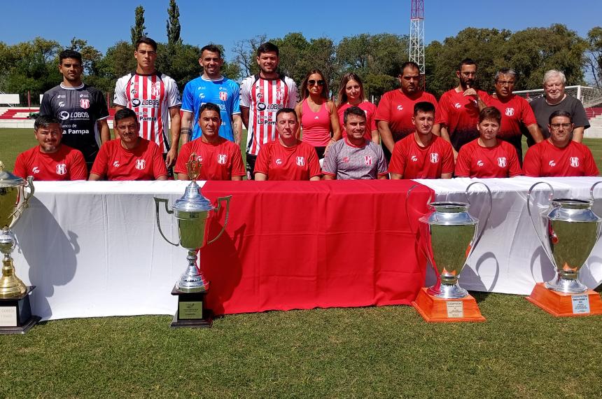 Costa presentó en sociedad su proyecto para la presente temporada con expectativas altas