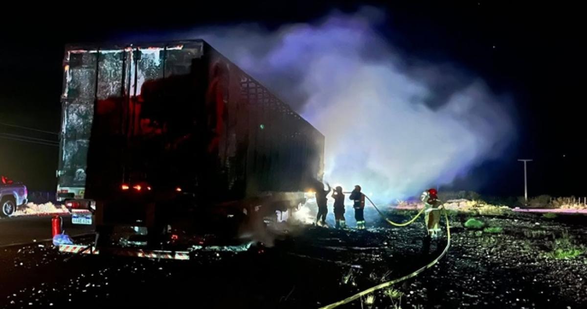 El conductor del camión dejó el acoplado y dio aviso en el Puesto Caminero