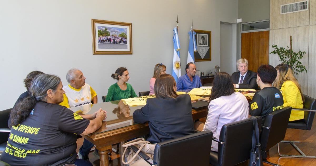 El encuentro del gobernador Ziliotto con los integrantes de Estrellas Amarillas