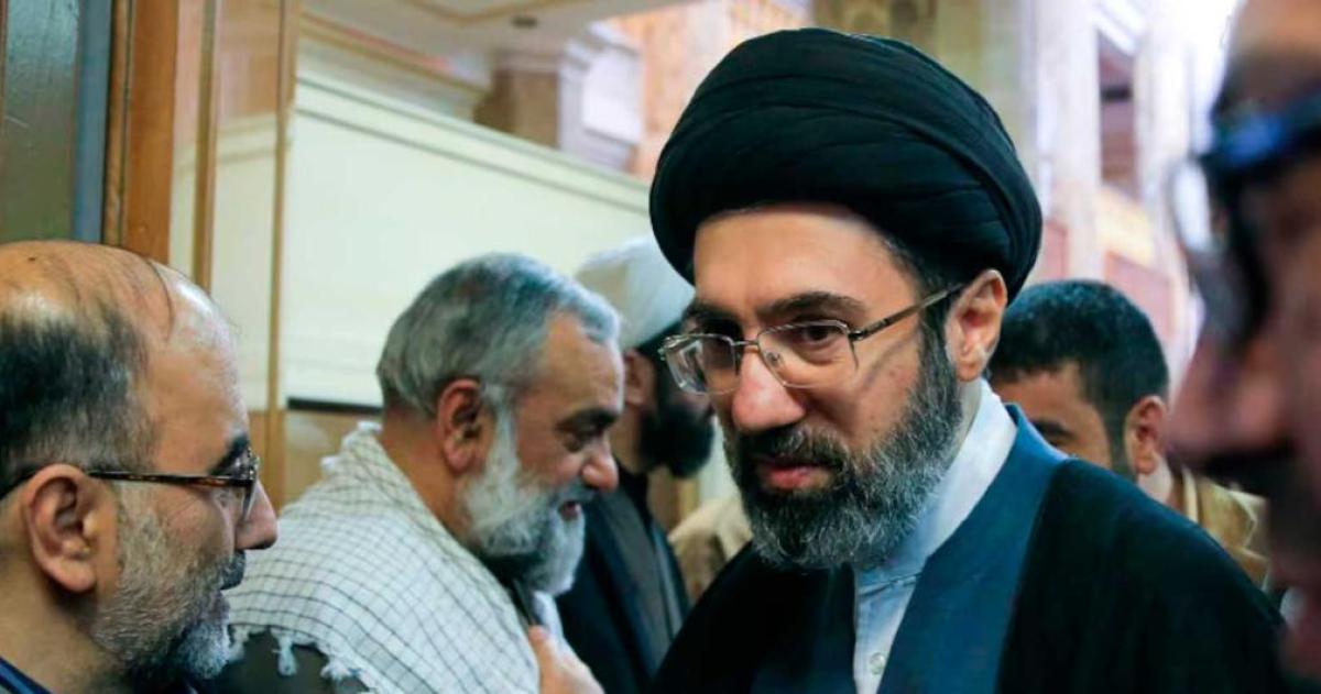 Versiones cruzadas en plena guerra- aseguran que el nuevo liacuteder supremo de Iraacuten fue herido en un bombardeo