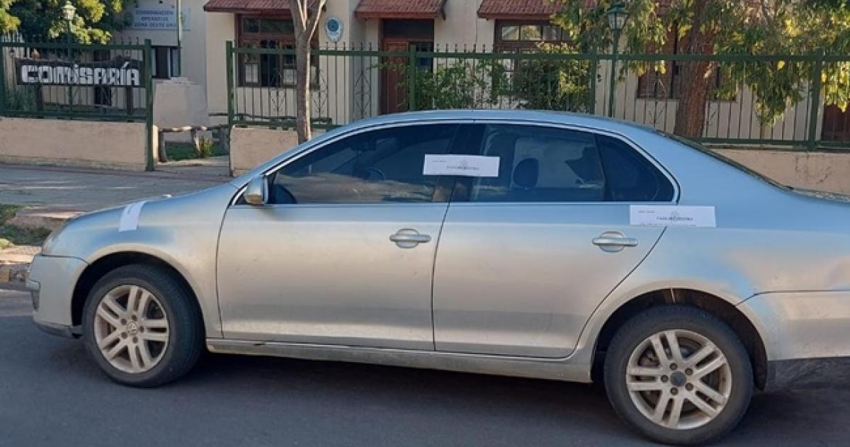 El VW Vento intentó escapar de un control policial