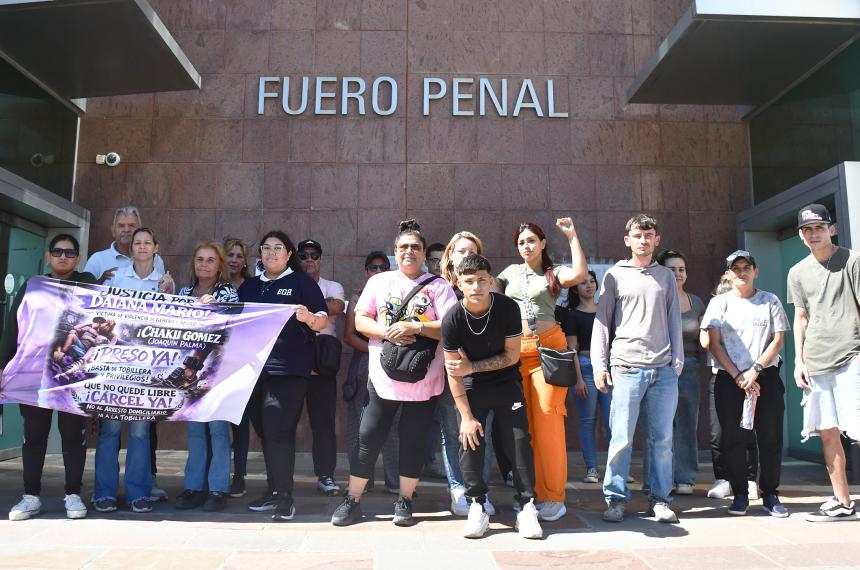 Protesta en el Poder Judicial por el arresto domiciliario de un acusado de abuso