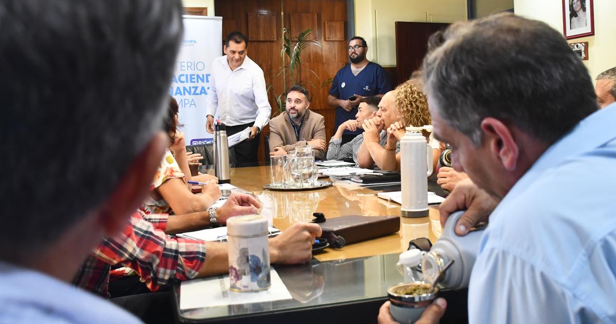 Paritaria estatal- el Gobierno ofrecioacute un 20-en-porciento- de aumento hasta marzo y la Intersindical aceptoacute