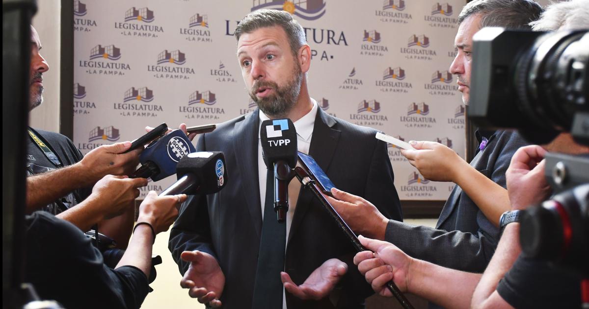 Si no consigue socio Pampetrol se endeudariacutea para mantener activo el yacimiento