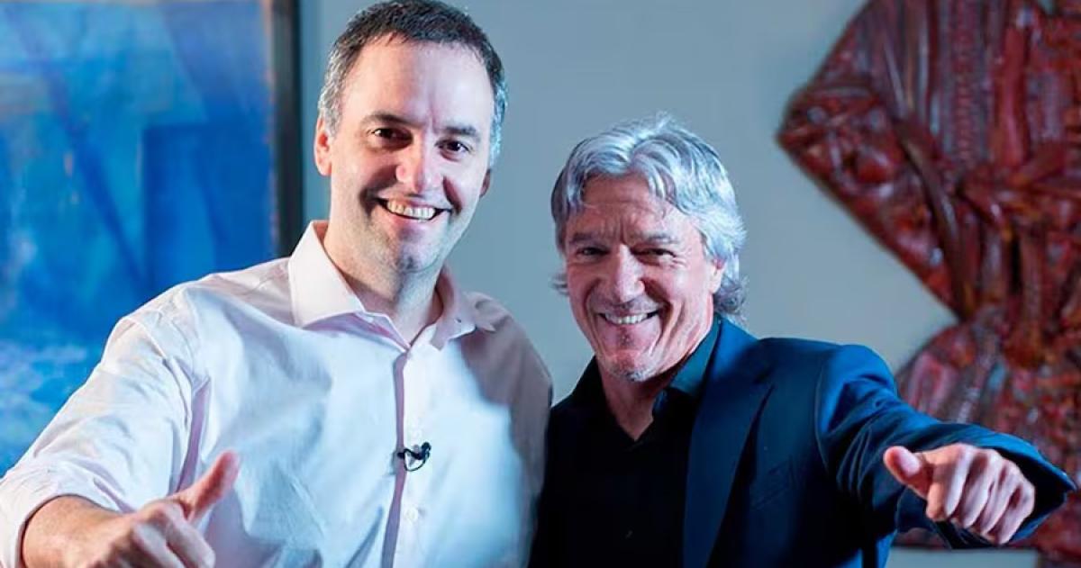 Marcelo Grandio junto a su amigo Manuel Adorni