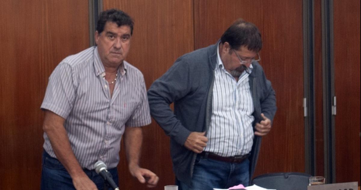 Fiscalía y querella pidieron penas de cumplimiento efectivo para Carlos Arrigone (de camisa)