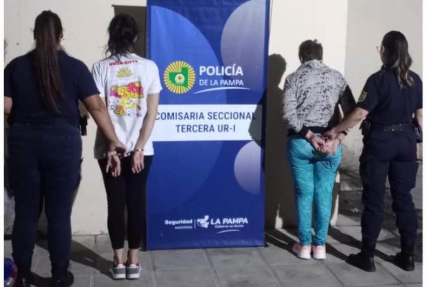 Intento de hurto en La Anoacutenima- dos mujeres fueron demoradas con mercaderiacutea sin pagar