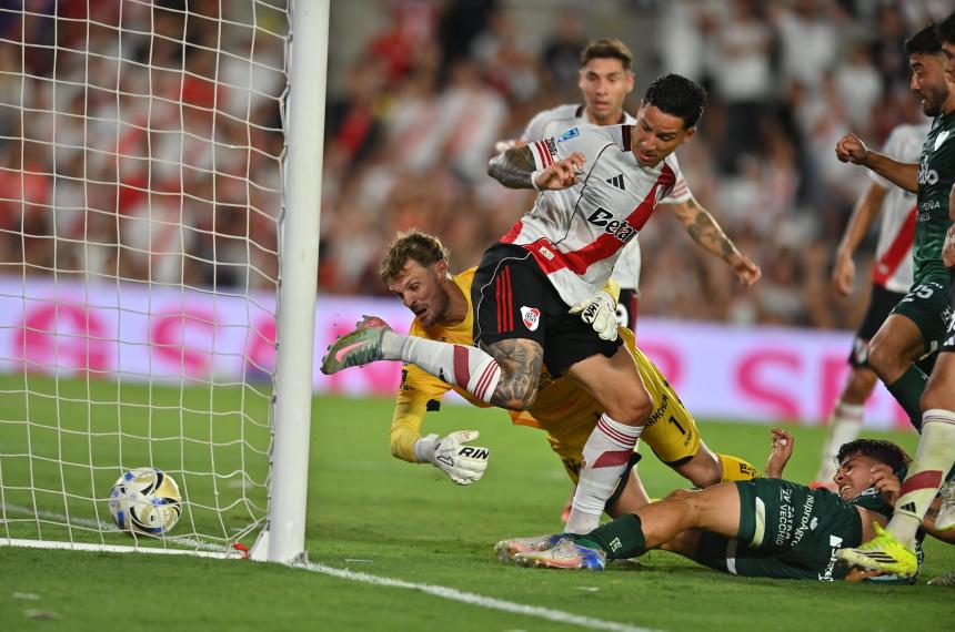 Driussi resuelve de taco para el primer gol millonario