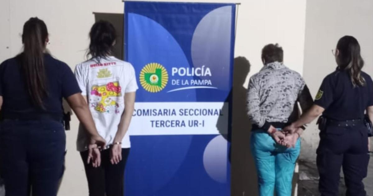 Intento de hurto en La Anoacutenima- dos mujeres fueron demoradas con mercaderiacutea sin pagar