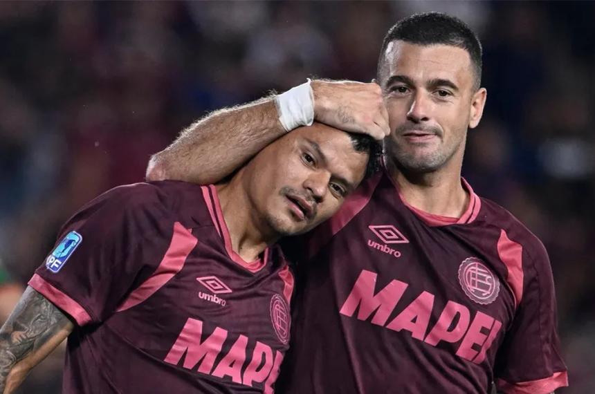 Lanuacutes goleoacute a Newells