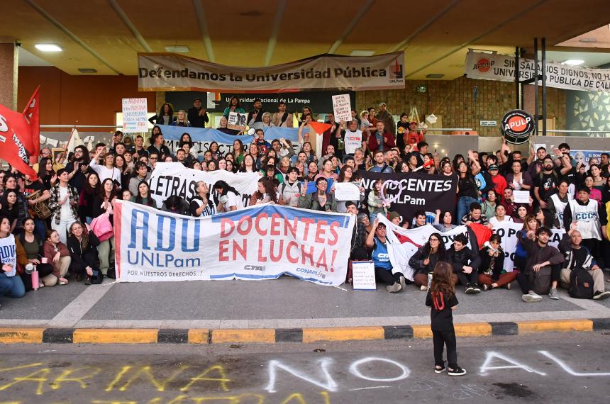 El 66-en-porciento- de los cargos docentes de la UNLPam cobra 308 mil