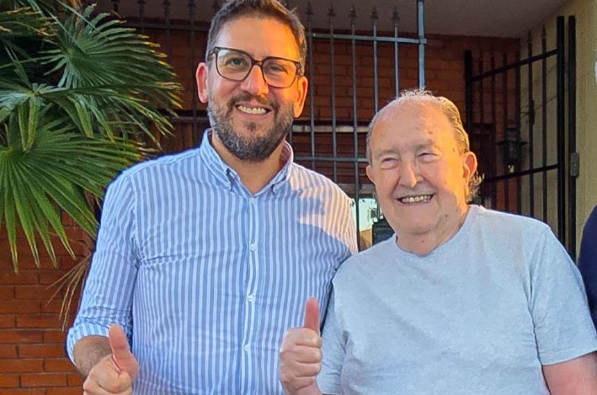 Hern�n Pérez Araujo con Verna en la Casa Plural