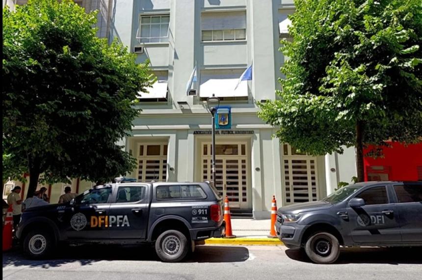 El allanamiento en la sede de la calle Viamonte fue ordenado por el juez federal de Campana