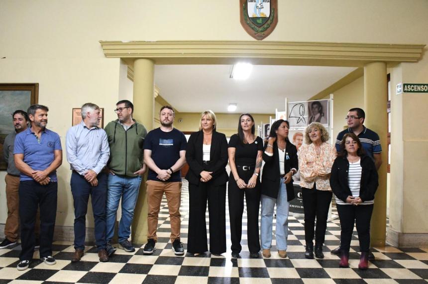Quedó inaugurado el Paseo de la Memoria en el hall de la Municipalidad