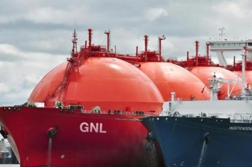 La importación y comercialización de GNL quedó a cargo del sector privado