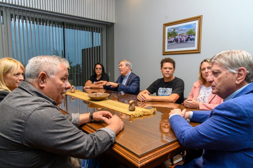Ziliotto recibió a integrantes del Movimiento Pampeano por los Derechos Humanos y de HIJOS La Pampa