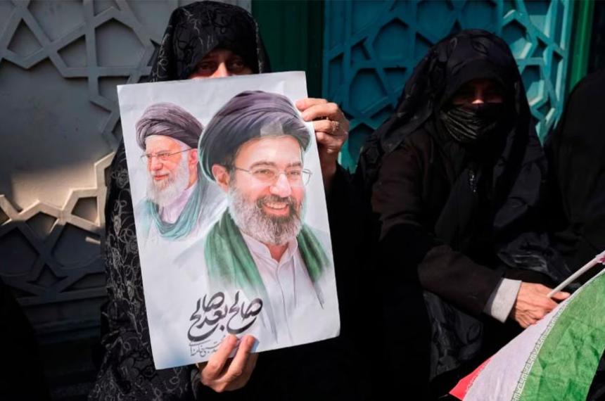 Iraacuten muestra a Jamenei133 pero no despeja las dudas- video sin fecha y un liacuteder rodeado de misterio