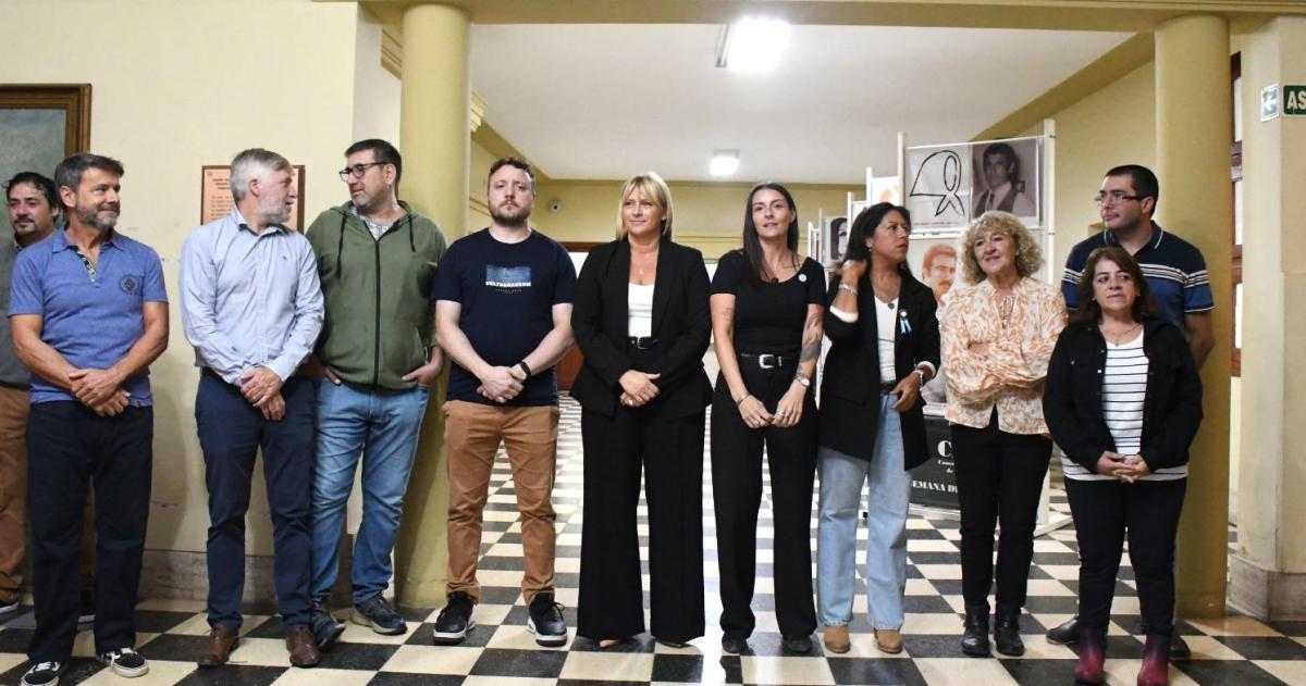 Quedó inaugurado el Paseo de la Memoria en el hall de la Municipalidad