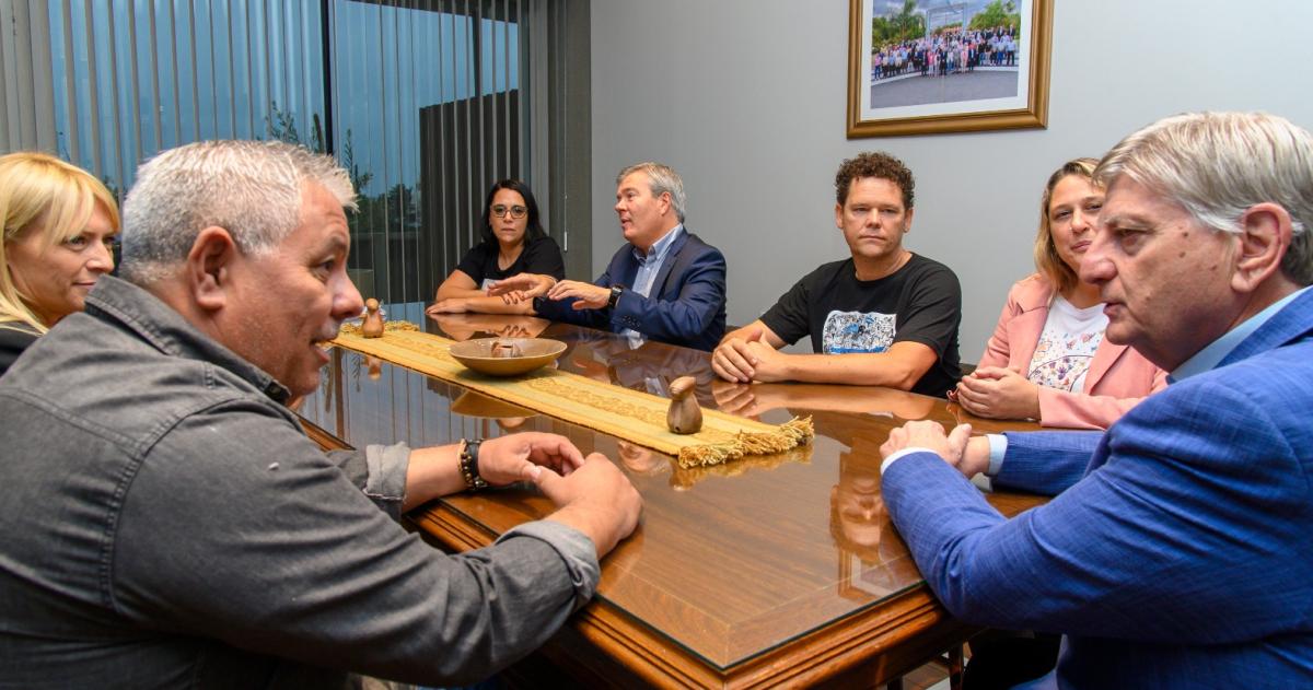 Ziliotto recibió a integrantes del Movimiento Pampeano por los Derechos Humanos y de HIJOS La Pampa