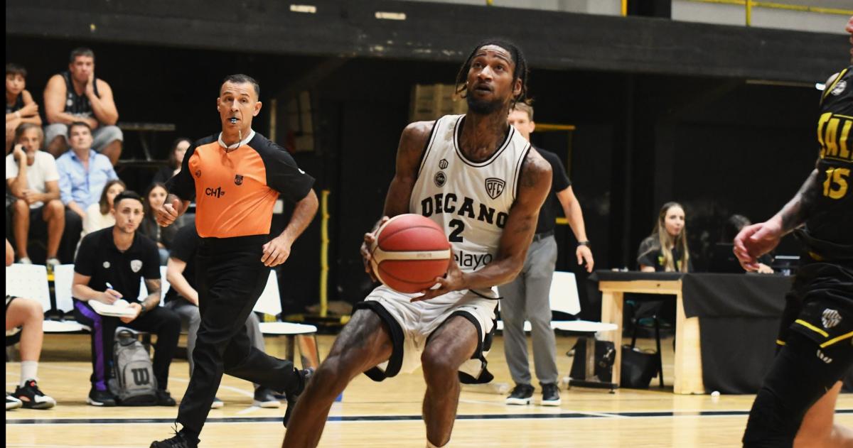 Mosley fue uno de los mejores del Decano