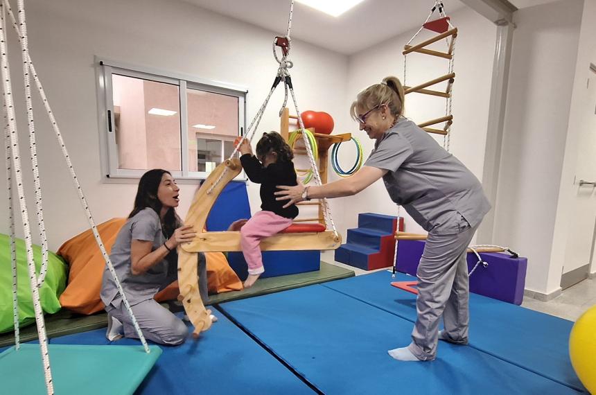 Empezoacute la atencioacuten en el nuevo Centro de Rehabilitacioacuten Infantil