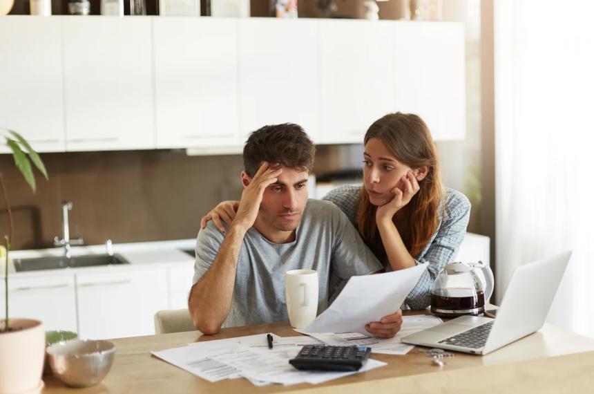 El 84-en-porciento- de los encuestados afirma que sus ingresos pierden frente a la inflación