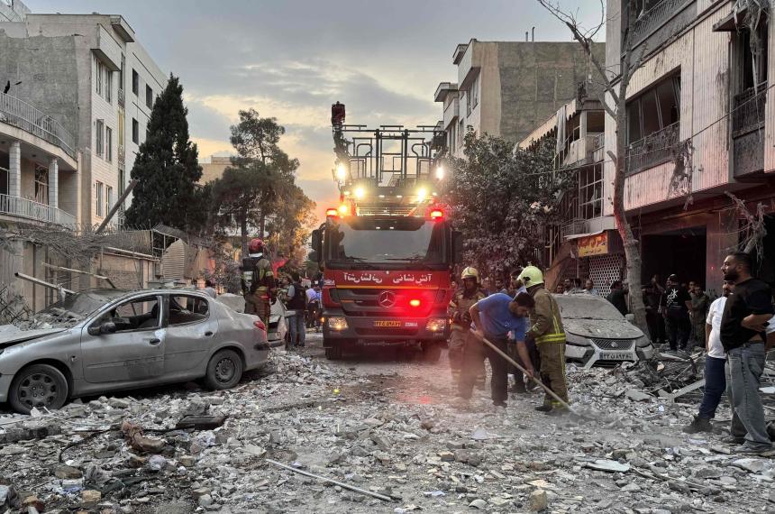 La ofensiva consistió en oleadas sucesivas de drones suicidas y misiles