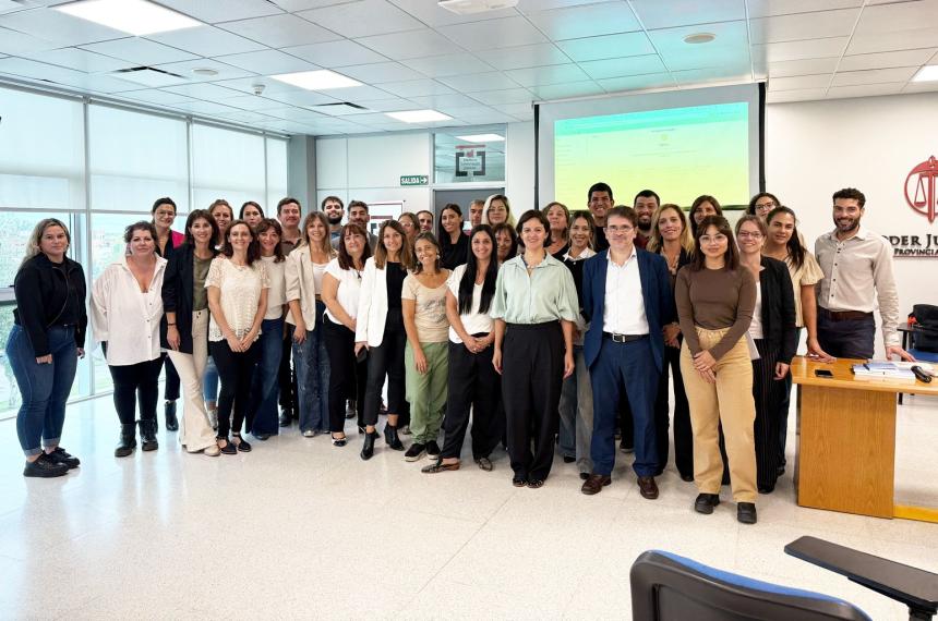 La charla fue realizada por la comunicadora abogada y activista por los derechos de las mujeres Ana Correa