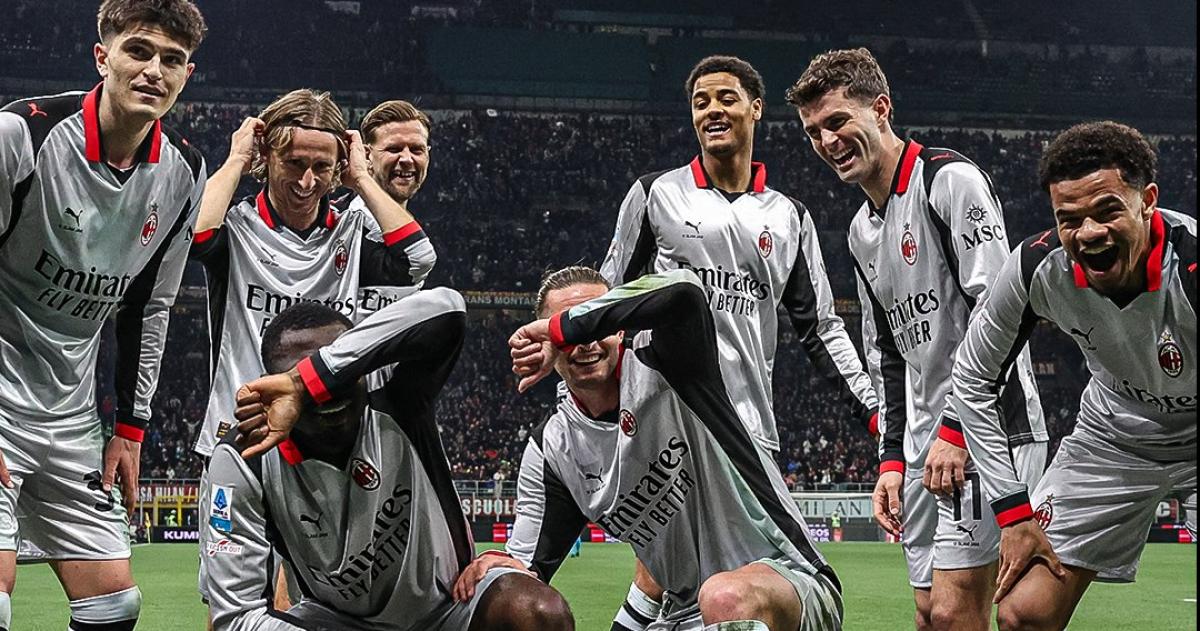La celebración del equipo milanés que no pierde las esperanzas de pelear por el título