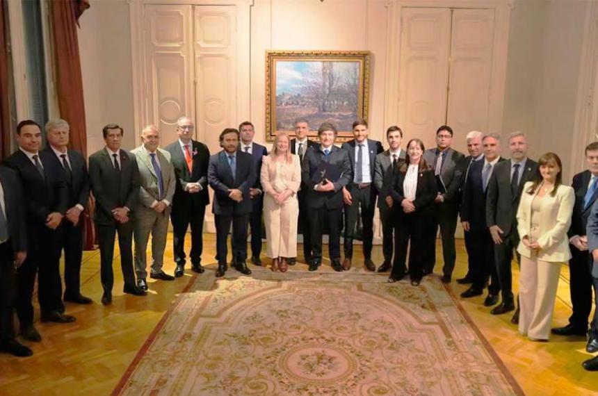 Lluvia de millones en tiempo reacutecord- el Gobierno aceleroacute giros a provincias y ya superan los 47000 millones en marzo