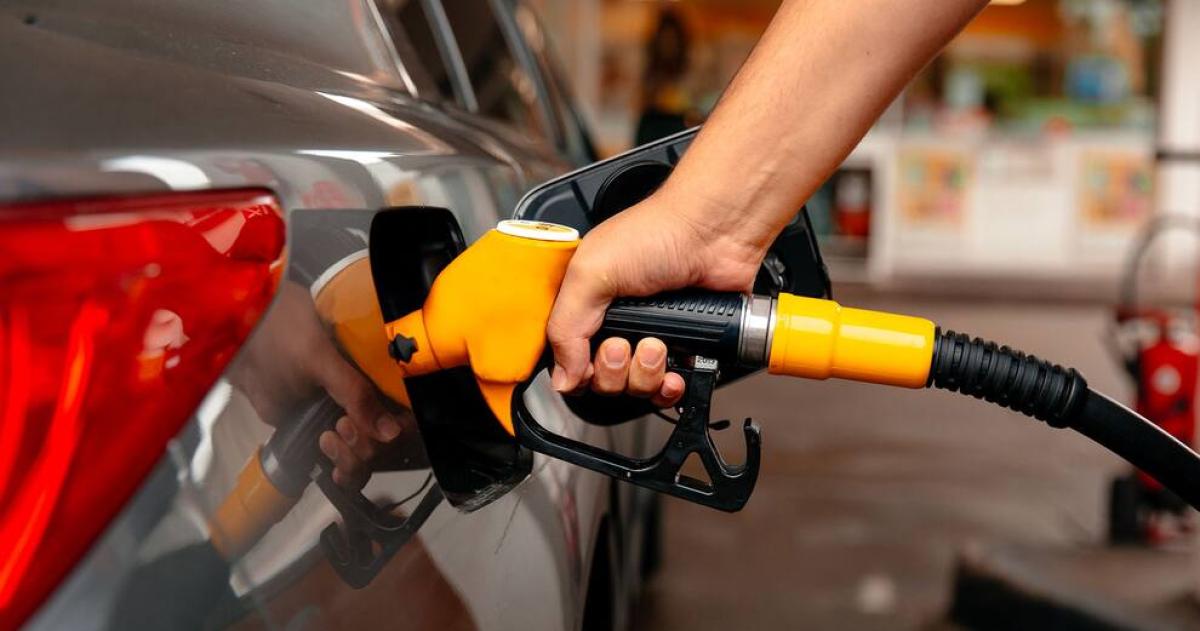 Llenar el tanque en el país cuesta hoy m�s que en Brasil o Paraguay