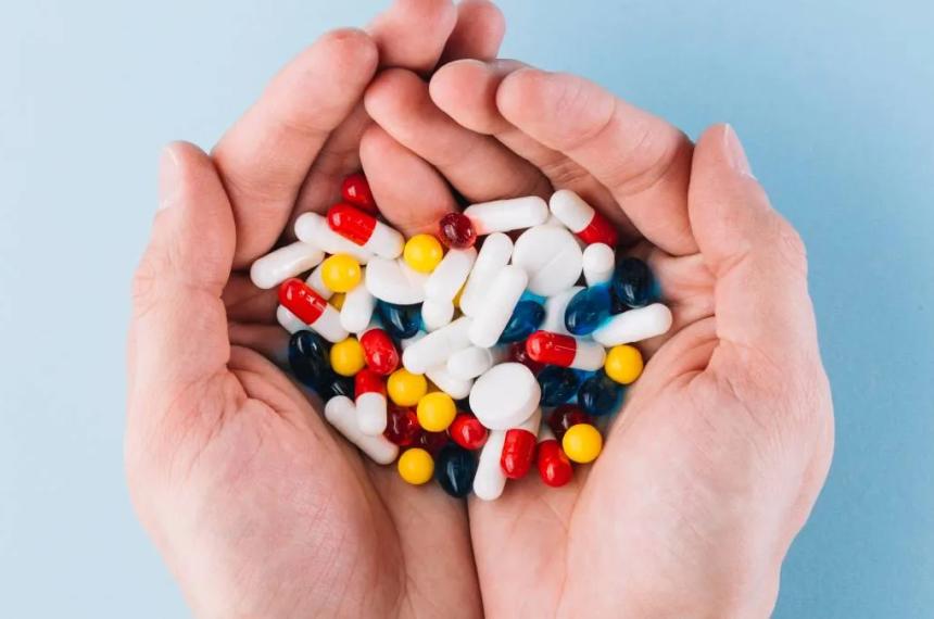 Abandonar la medicación por cuenta propia puede hacer que la enfermedad reaparezca o no llegue a curarse del todo