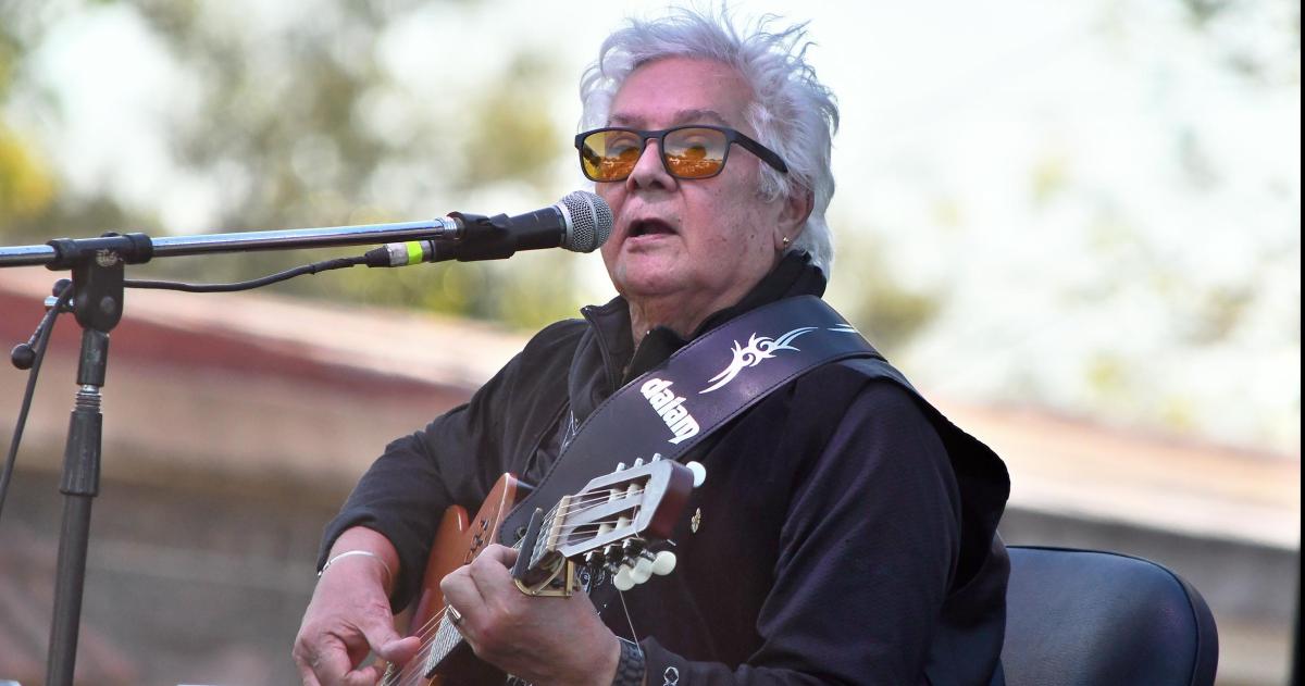 Viacutector Heredia- el hombre que sigue encontrando verdades en sus propias viejas canciones