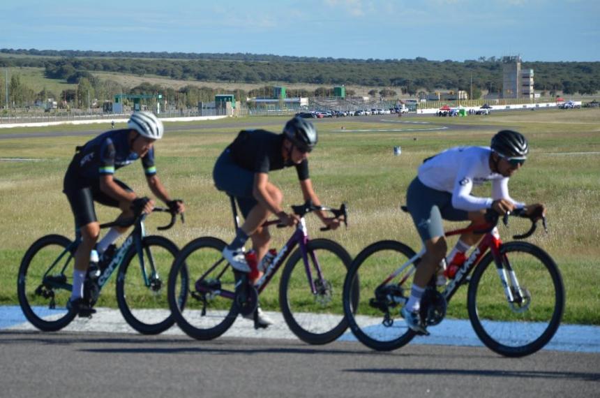 Roumec duentildeo del Aniversario