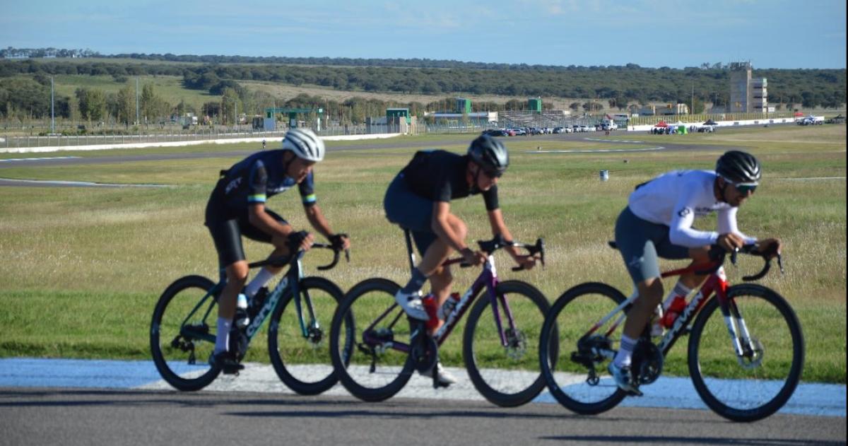 Roumec duentildeo del Aniversario