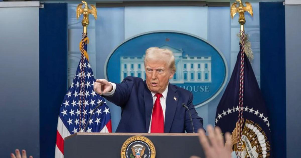 Trump busca un alto el fuego tras sus ataques