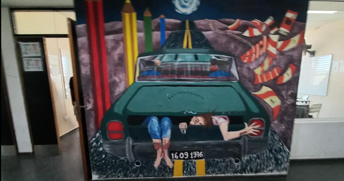 Uno de los murales que hace mención a la Dictadura y el secuestro de personas