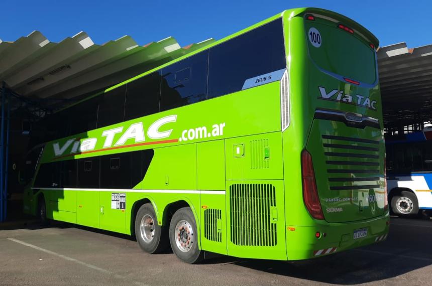 La CNRT bajoacute a un chofer de un micro que circulaba con exceso de velocidad