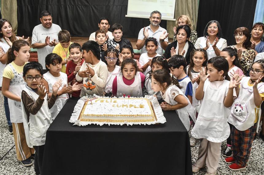 La Escuela 62 soploacute 115 velitas en una jornada cargada de recuerdos y emocioacuten