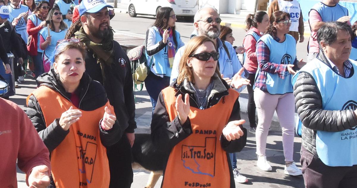 Las CTA advierten que el 99-en-porciento- de las exposiciones rechazoacute la Ley de Glaciares