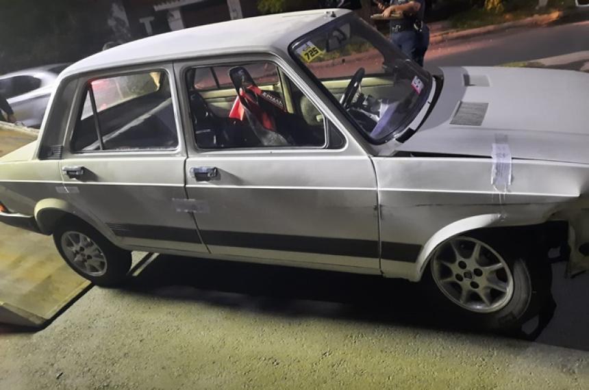 El Fiat 128 fue secuestrado por el personal policial